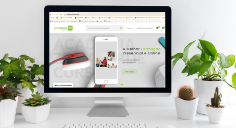 Artigo de blog - Como Escolher o Curso Ideal para Evoluir Profissionalmente no Segundo Semestre